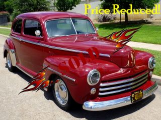 Right front 1948 Ford Custom Deluxe Sedan